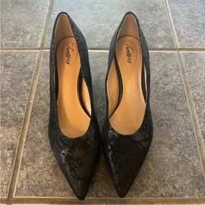 Trotters Women's Kiera Kitten Heel Brown Leather Snake Print Pump Sz. 9N New